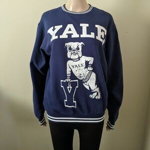 Yale Bulldogs stripes navy crewneck sweater, size small
